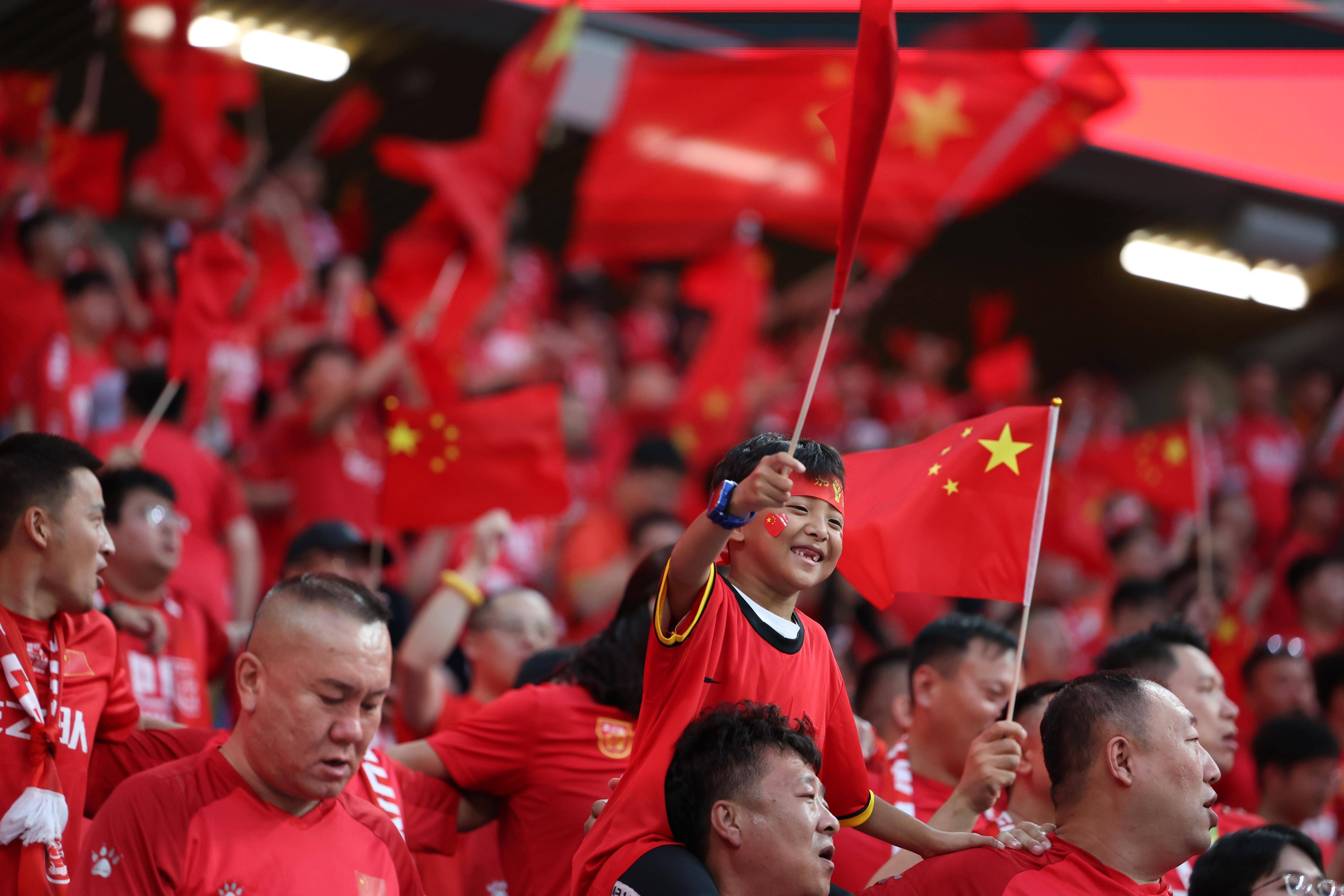 亚洲足坛热闹非凡，国内球队热火朝天备战的简单介绍